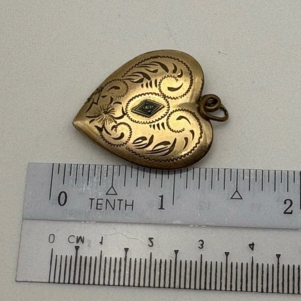 Antique Victorian Gold Filled and Diamond Etched Heart Locket - Picture 8 of 8